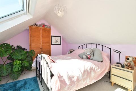 31 Cedar Close, Worthing, BN13 2JA