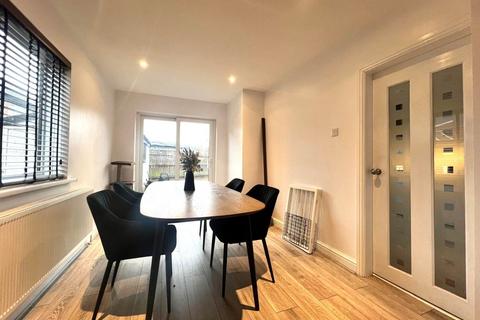3 bedroom semi-detached house to rent, Rokeby Avenue, Hull, East Riding of Yorkshi, HU4