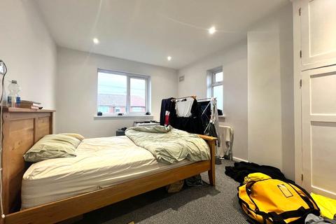 3 bedroom semi-detached house to rent, Rokeby Avenue, Hull, East Riding of Yorkshi, HU4