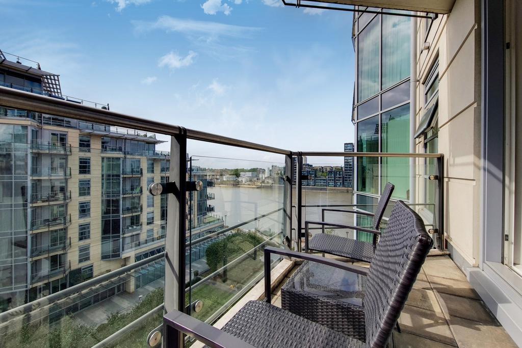 Juniper Drive, London, SW18 2 bed apartment £2,700 pcm (£623 pw)