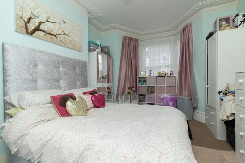 4 bedroom terraced house for sale, Hatfeild Road, Margate, CT9