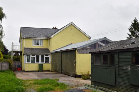 3 bedroom detached house for sale - Greenfields House, Long Length, Caersws, Powys, SY17 5SF