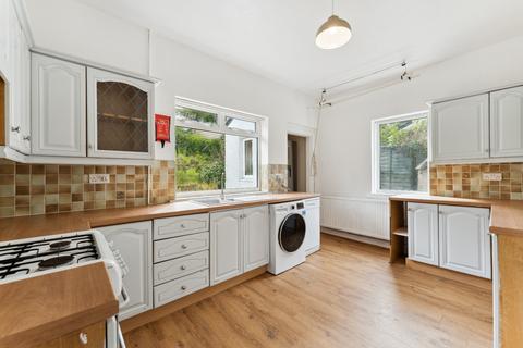 25 Mearns Road, Clarkston, Glasgow, G76 7ES