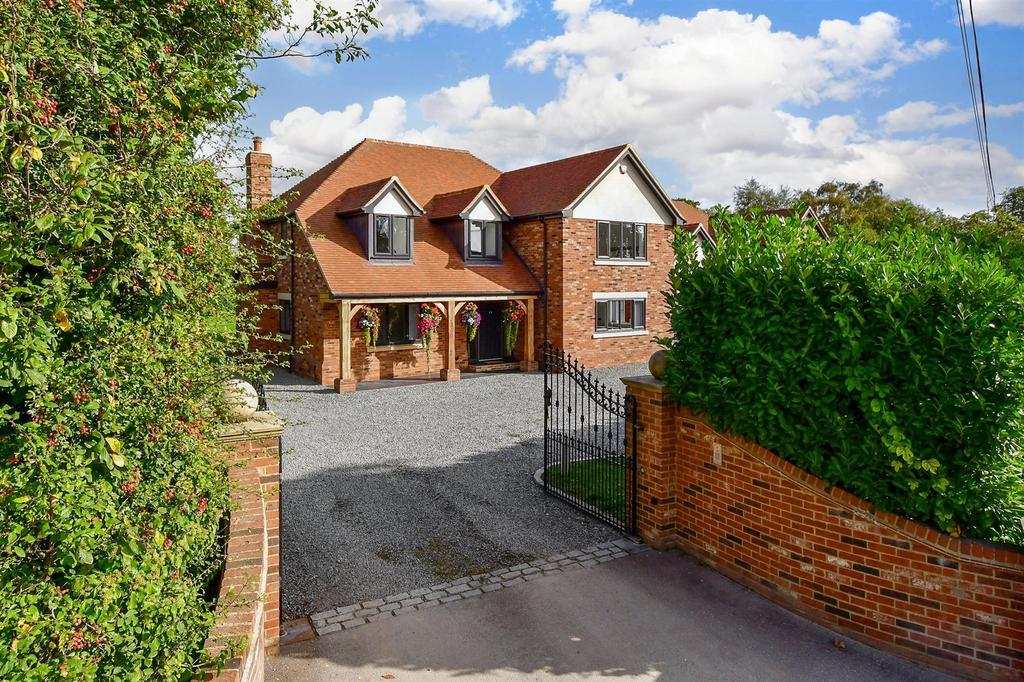 Driveway/Parking