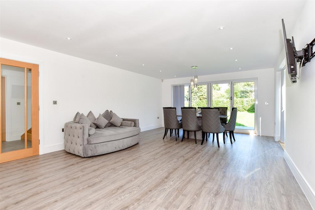 Kitchen/ Dining/ Family Room