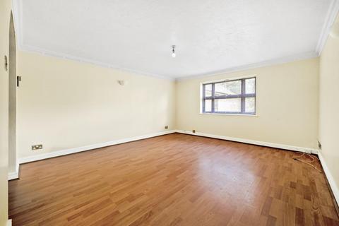 16 Albemarle Park, Beckenham, BR3 5XG