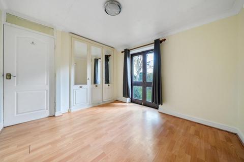 16 Albemarle Park, Beckenham, BR3 5XG