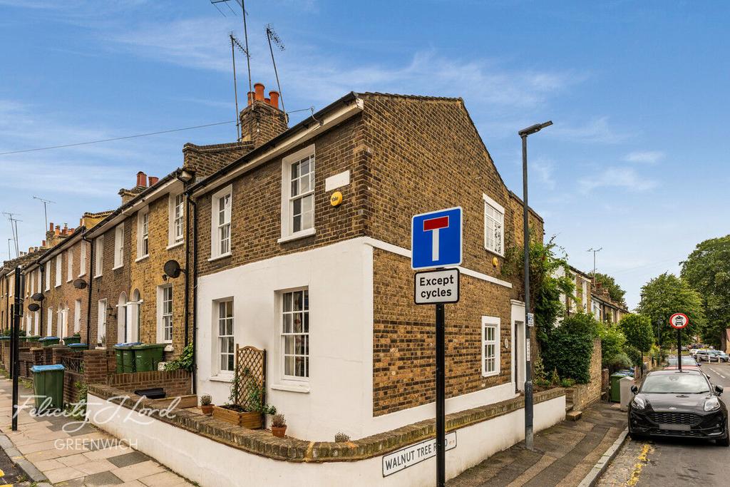 Vanbrugh Hill, London, Greenwich, SE10 9HB 3 bed end of terrace house