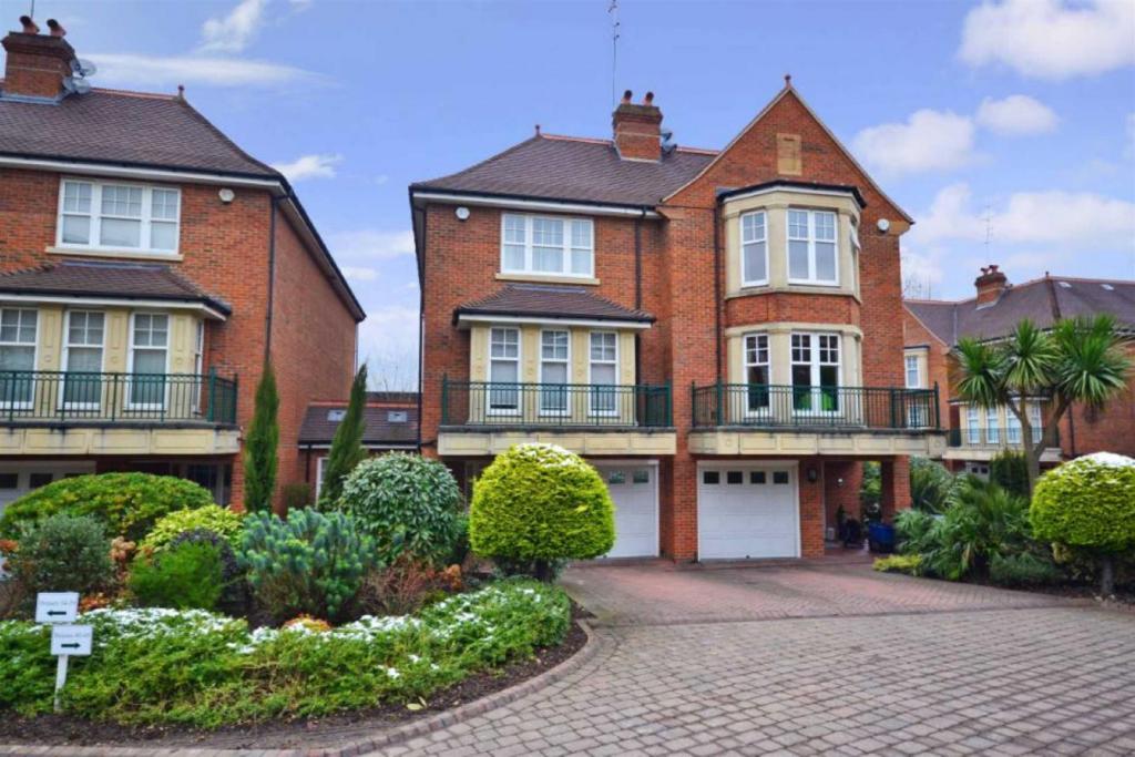 Mountview close hampstead garden suburb nw11 2