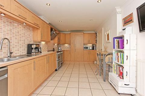8 Amethyst Drive, Sittingbourne, ME10 5JR