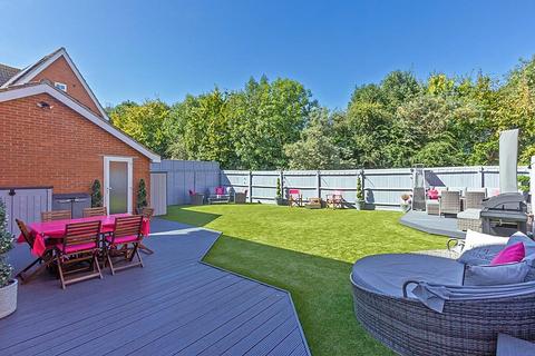 8 Amethyst Drive, Sittingbourne, ME10 5JR