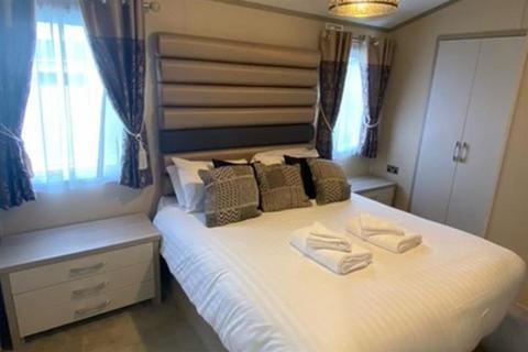 3 bedroom static caravan for sale, The Lakes Rookley