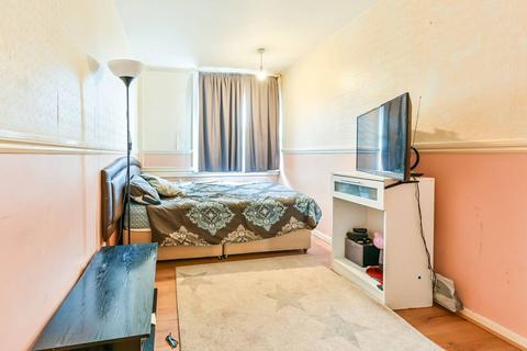 3 bedroom flat for sale - John Ruskin Street, Camberwell, London, SE5