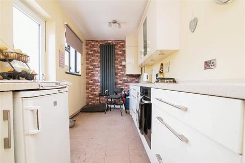 3 bedroom end of terrace house for sale - Marriott Road, Dudley, West Midlands, DY2