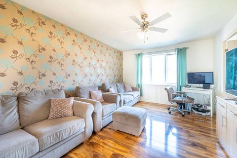 2 bedroom flat for sale, Turnstone Close, Plaistow, London, E13