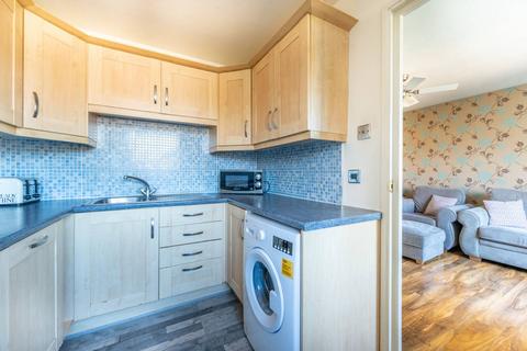 69 Turnstone Close, London, E13 0HW
