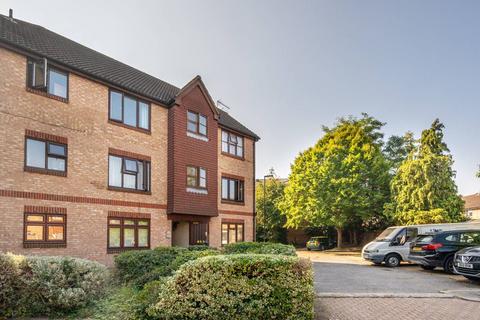 69 Turnstone Close, London, E13 0HW