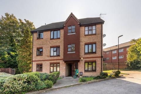 69 Turnstone Close, London, E13 0HW