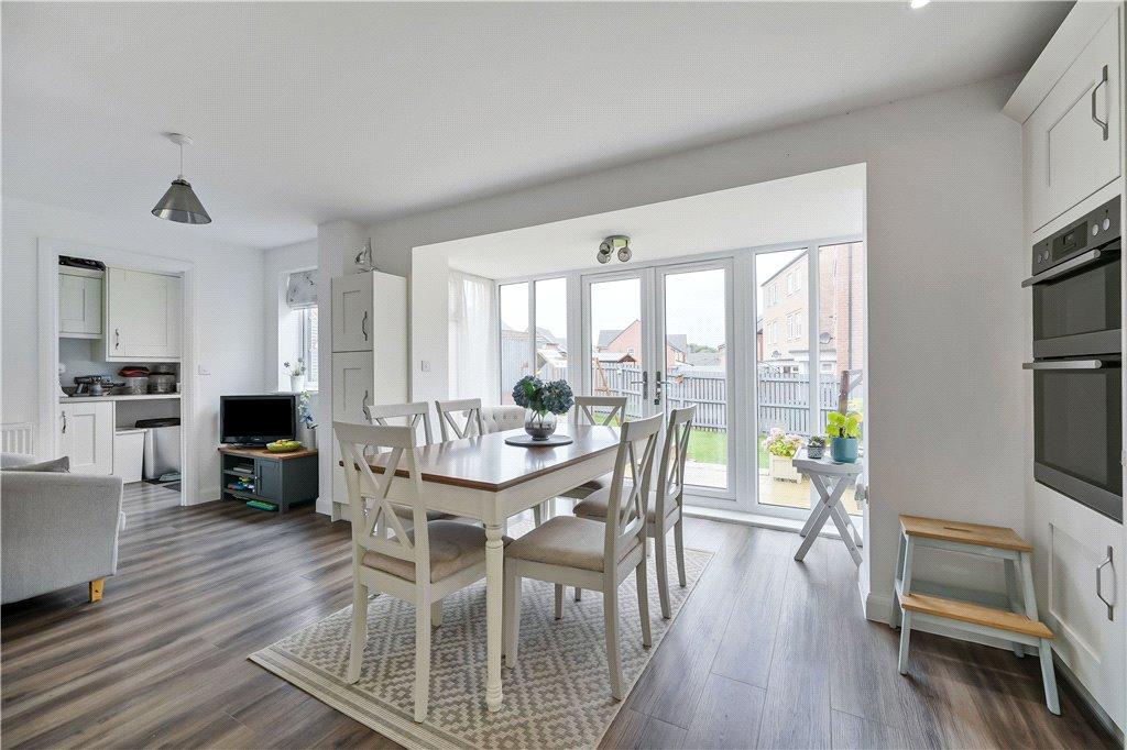 Kitchen/Dining Area