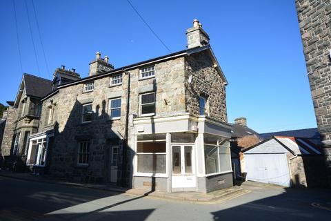 Meirion House Finsbury Square, Dolgellau, LL40 1RE