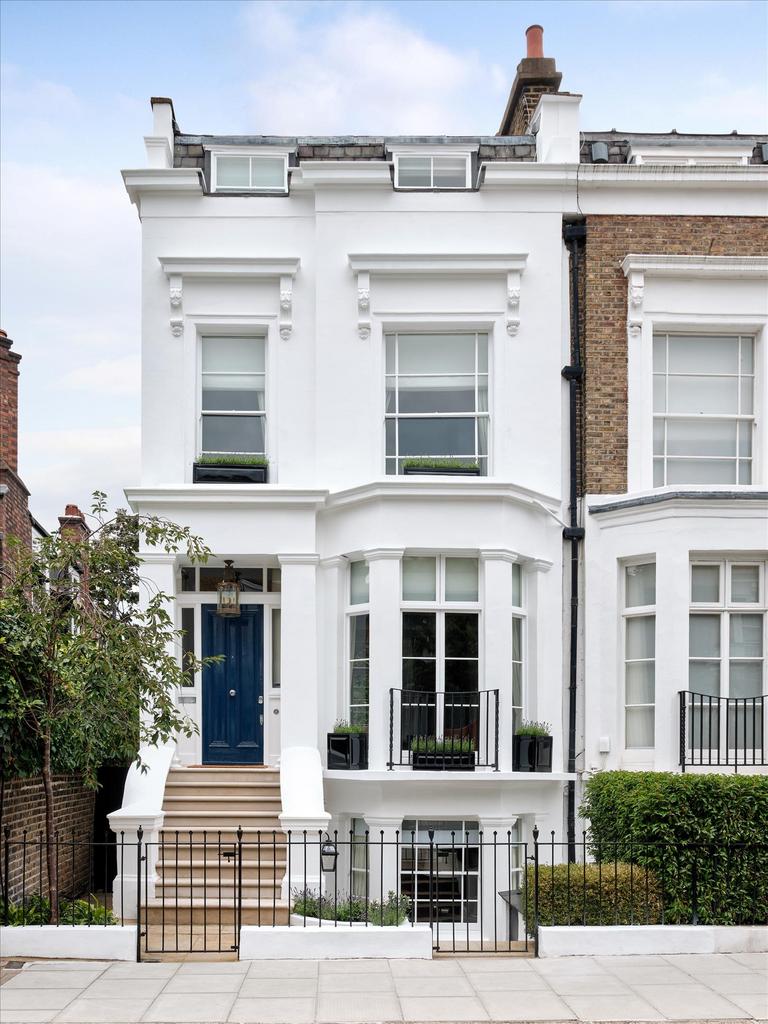 Elm Park Road, London, SW3. 4 bed end of terrace house for sale £