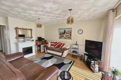 7 The Hannants, Neath, SA10 7DE