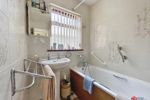 7 The Hannants, Neath, SA10 7DE