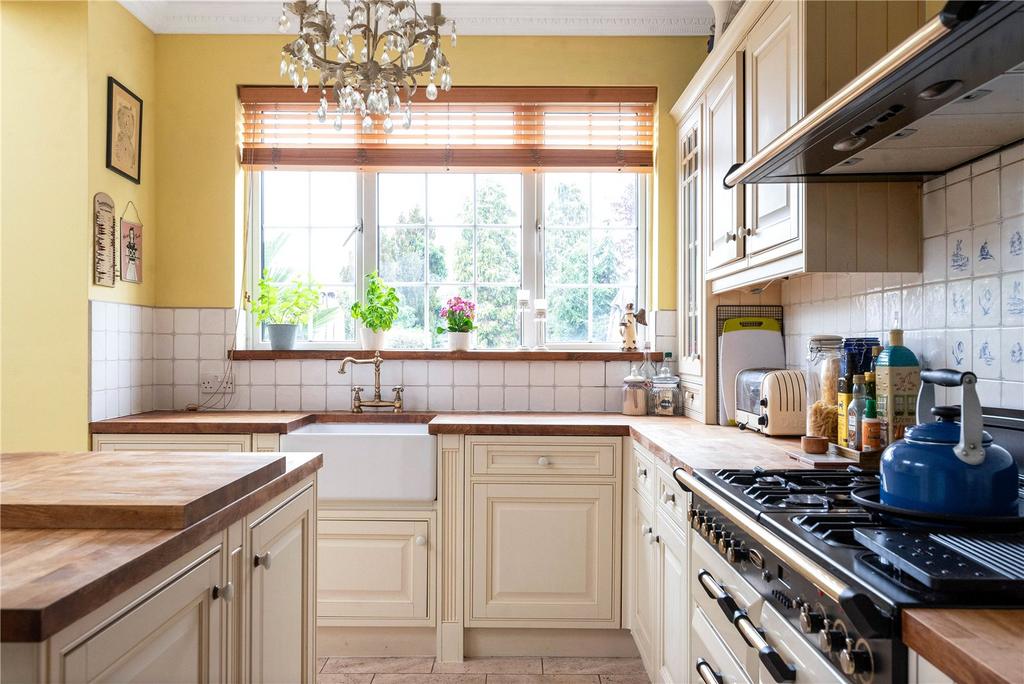 Avenue, Bromley, BR1 5 bed semidetached house £950,000