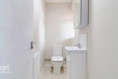 5 Thurston Gate, Peterborough, PE3 6SX