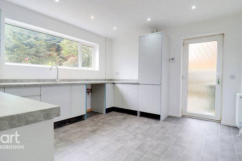 5 Thurston Gate, Peterborough, PE3 6SX