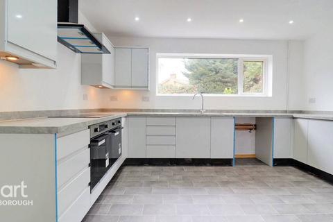 5 Thurston Gate, Peterborough, PE3 6SX