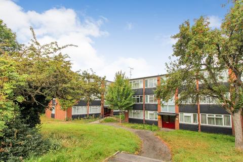 2 bedroom flat to rent, Lauder Court, London, N14