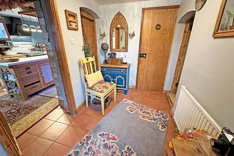 4 Chapel Lane, Wythall, Birmingham, B47 6JX