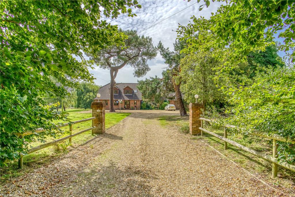 Blandford Road North, Beacon Hill, Poole, BH16 5 bed detached house for