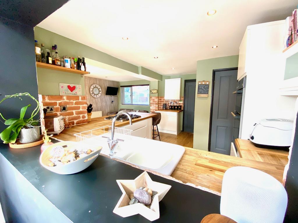 Oldacres Road, Trentham, Stoke On Trent, ST4 4 bed detached house for