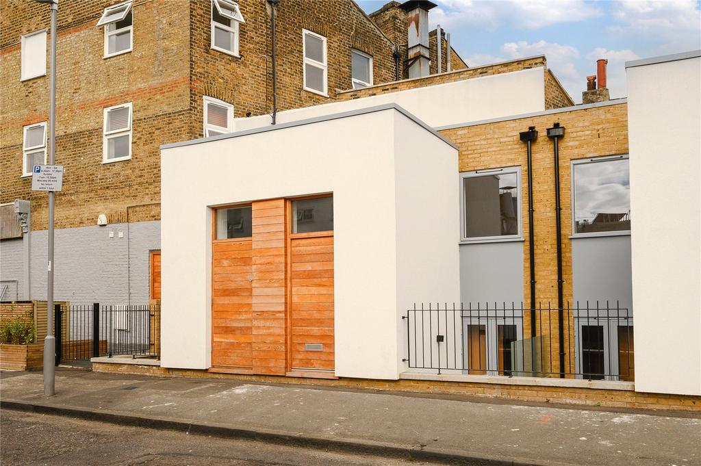 Acre Road, Kingston upon Thames, KT2 2 bed terraced house for sale £