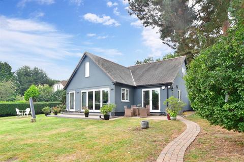 4 bedroom chalet for sale, Mill Street, Harlow, Essex