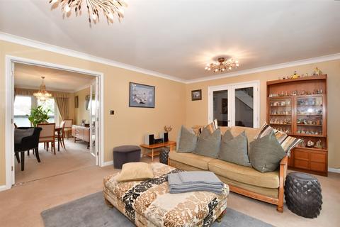 4 bedroom chalet for sale, Mill Street, Harlow, Essex