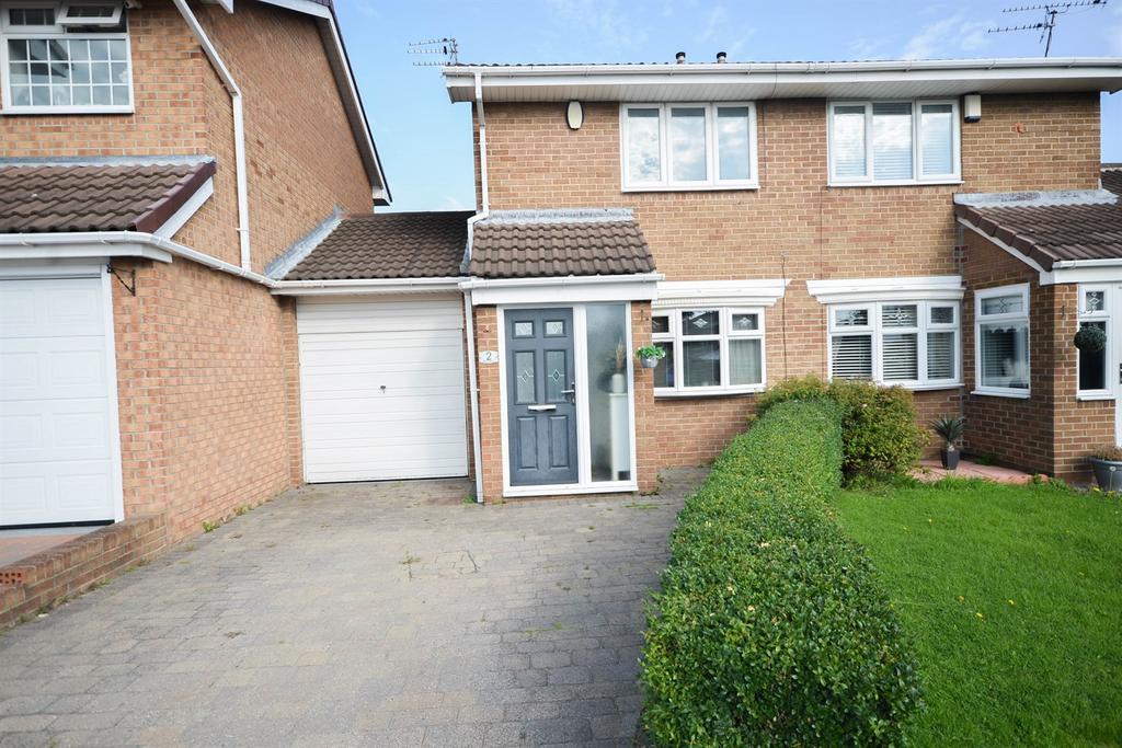 Westcliffe Way, South Shields 2 bed semidetached house £155,000