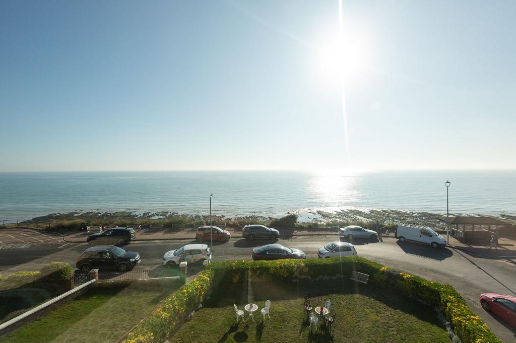 Eastern Esplanade, Broadstairs, CT10 1 bed flat for sale £275,000