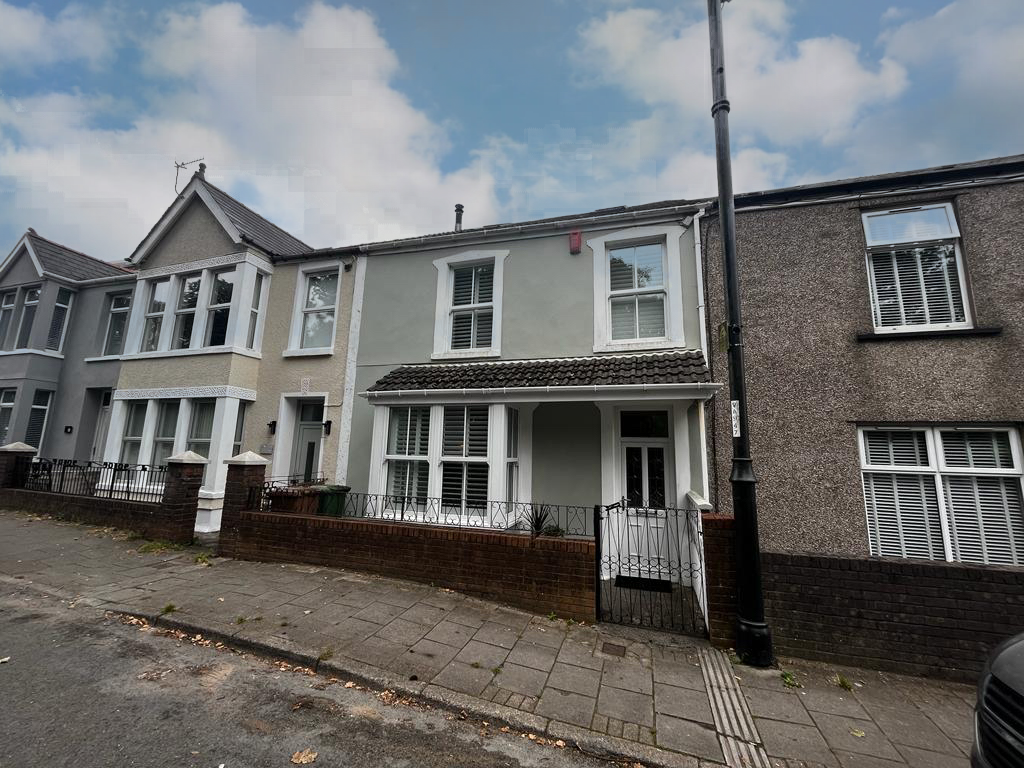 Rhymney, Tredegar NP22 3 bed terraced house for sale £185,000