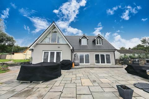 undefined, Little Row, Aberdare CF44