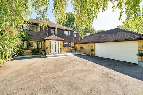 12 Bosman Drive, Windlesham, GU20 6JW