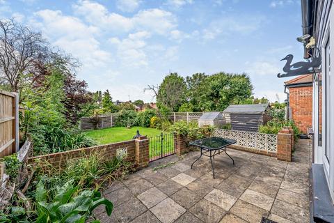 72 Cecil Park, Pinner, HA5 5HH