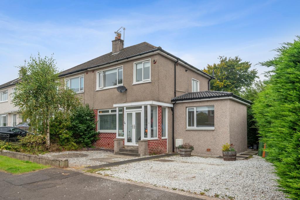 Glenfinnan Drive, Bearsden, East Dunbartonshire, G61 2PB 4 bed semi