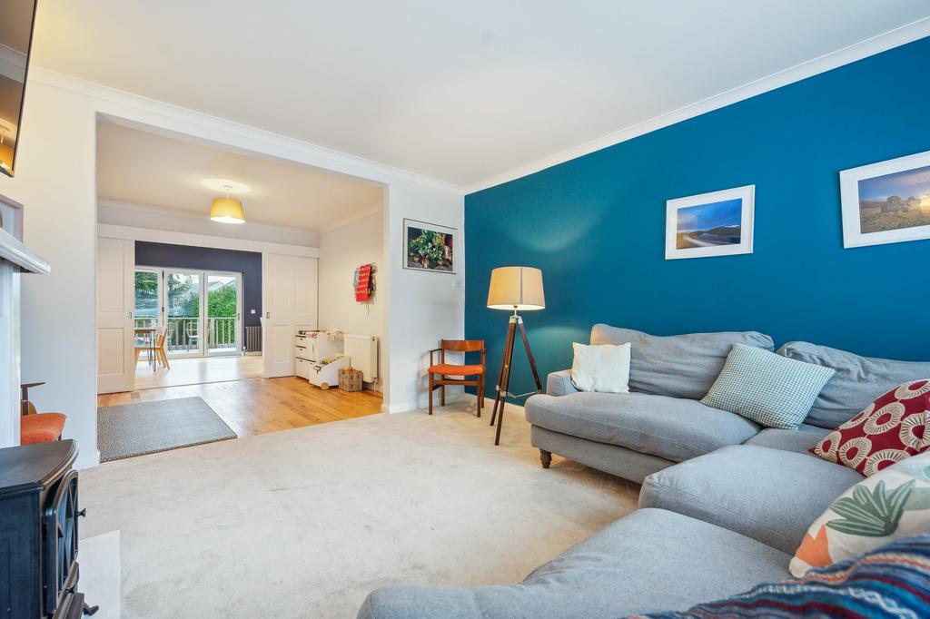 Glenfinnan Drive, Bearsden, East Dunbartonshire, G61 2PB 4 bed semi