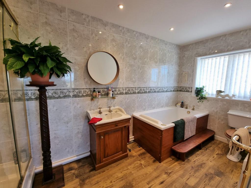 Crediton - Seddons
