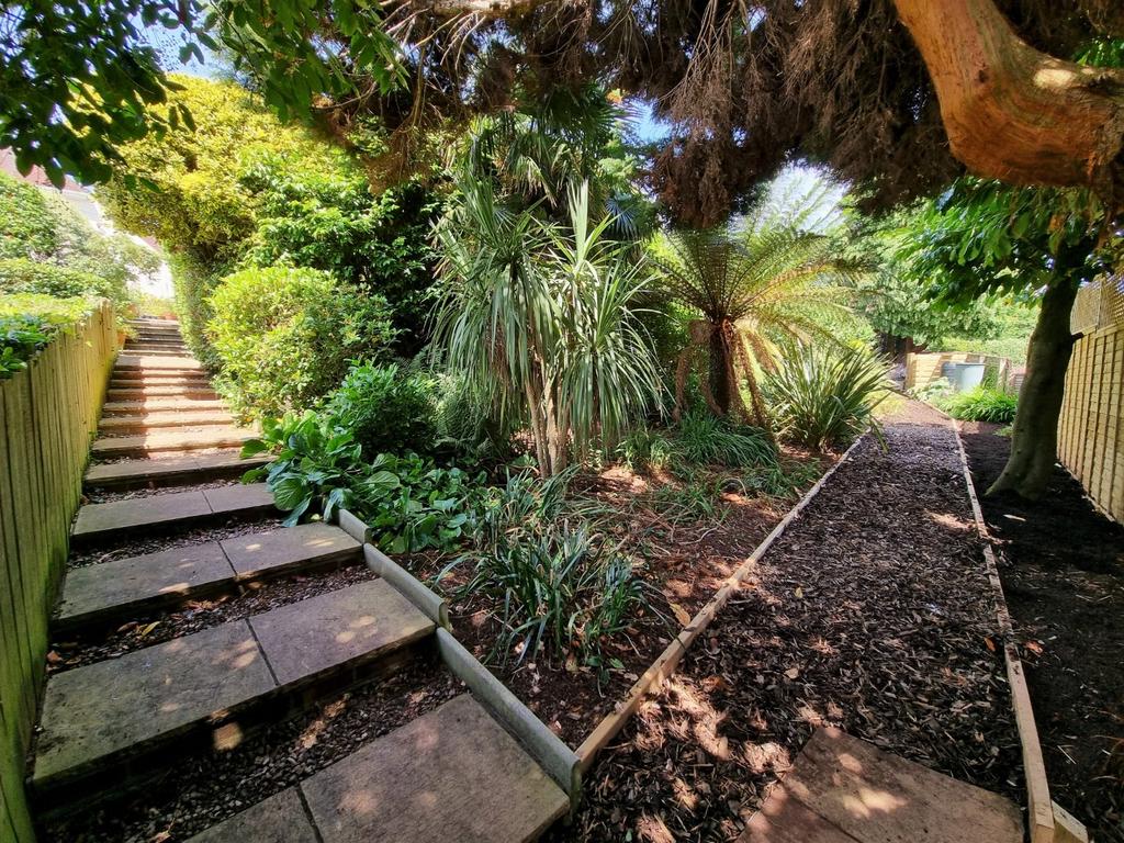 Crediton - Seddons