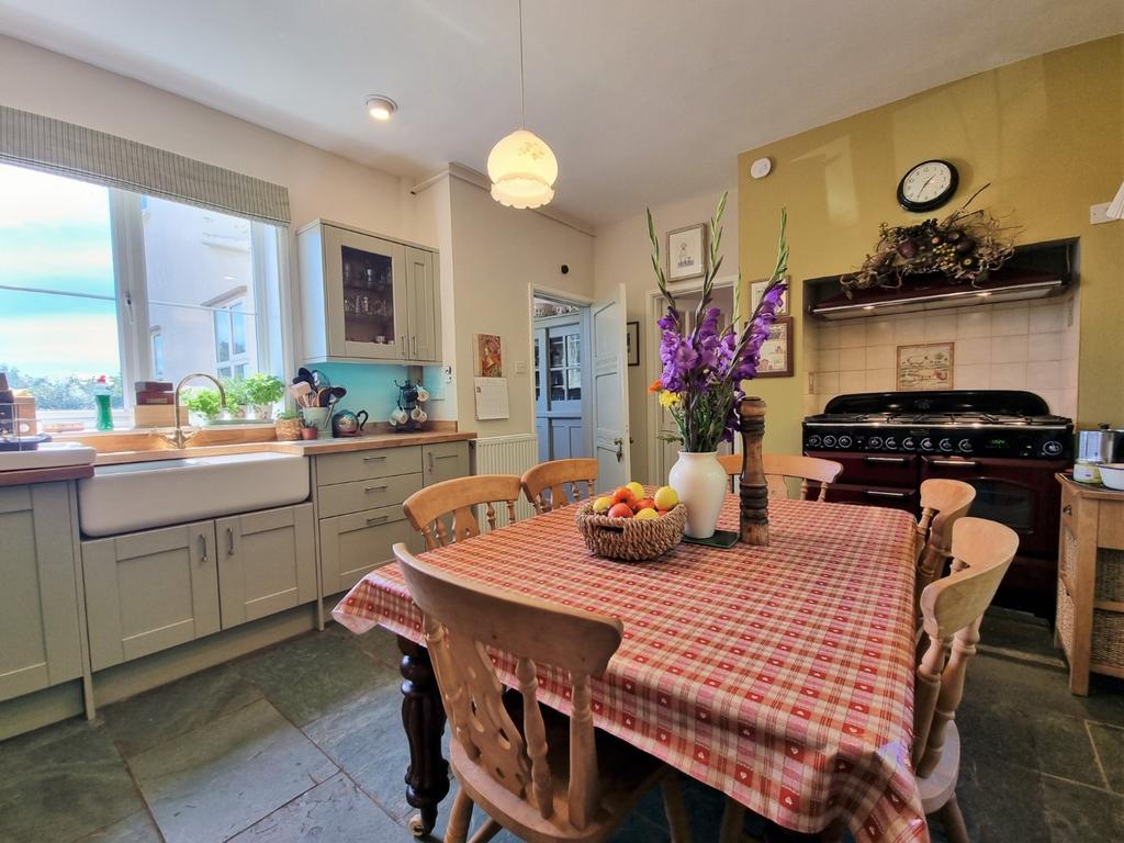 Crediton - Seddons