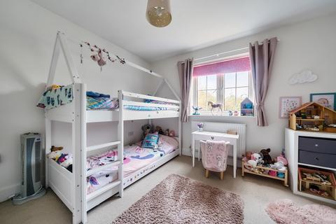 1 Chase Gardens, Waltham Chase, Southampton, SO32 2ES